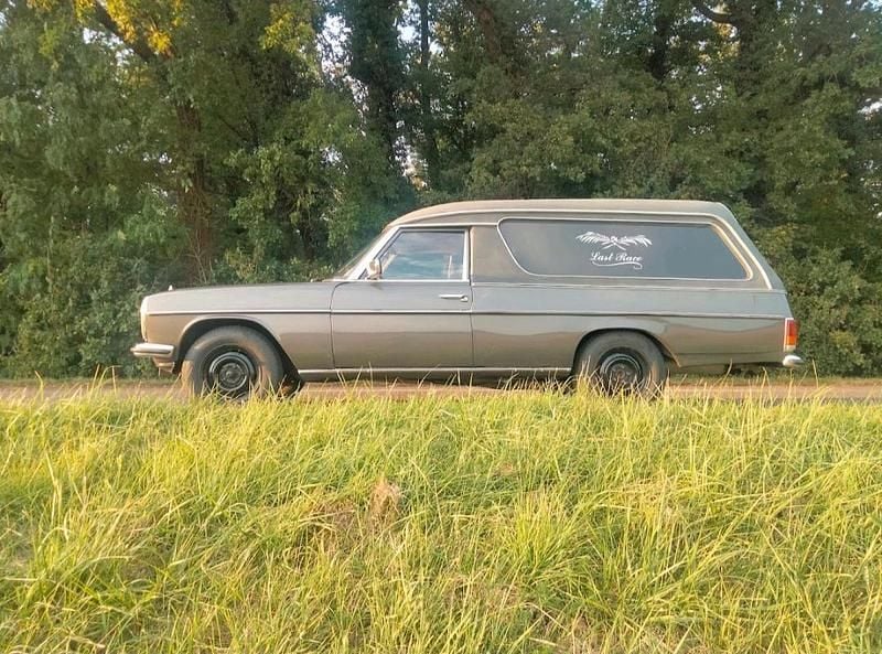 Grau Gebraucht 1975 Mercedes W115 | 10.999 € - Bild 1/1