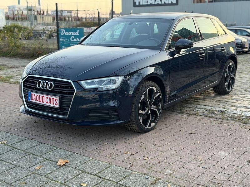 Blau Gebraucht 2019 Audi A3 Limousine | 14.999 € (Superpreis) - Bild 1/4