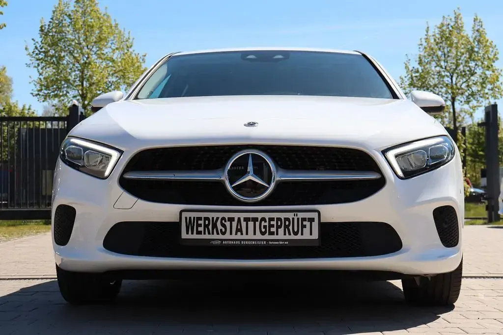 Gebraucht Mercedes A250 218 PS (160 kW) 2022 Weiß Limousine
