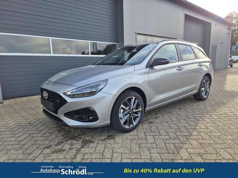Silber Neu 2025 Hyundai i30 Kombi | 23.990 € (Etwas zu teuer) - Bild 1/4