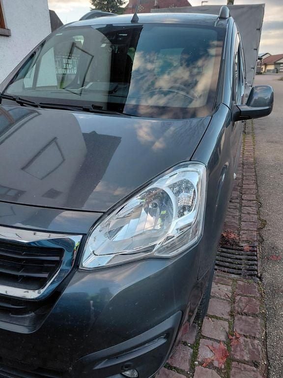 Gebraucht Peugeot Partner Tepee Allure 120 PS (88 kW) 2018 Grau Van / Kleinbus