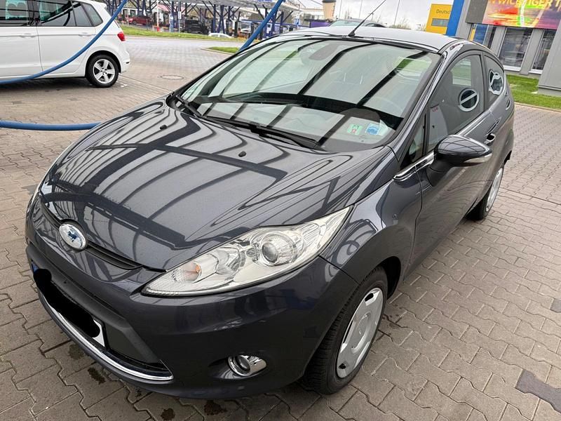 Gebraucht Ford Fiesta Titanium 97 PS (71 kW) 2009 Grau Kleinwagen