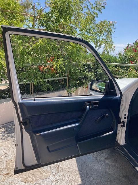 Gebraucht Mercedes 190 98 PS (72 kW) 1987 Weiß Limousine