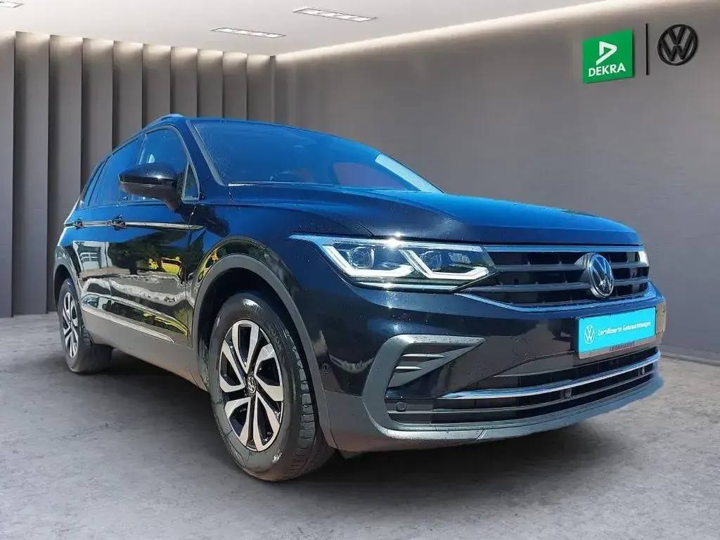 Gebraucht VW Tiguan Active 150 PS (110 kW) 2022 Schwarz SUV