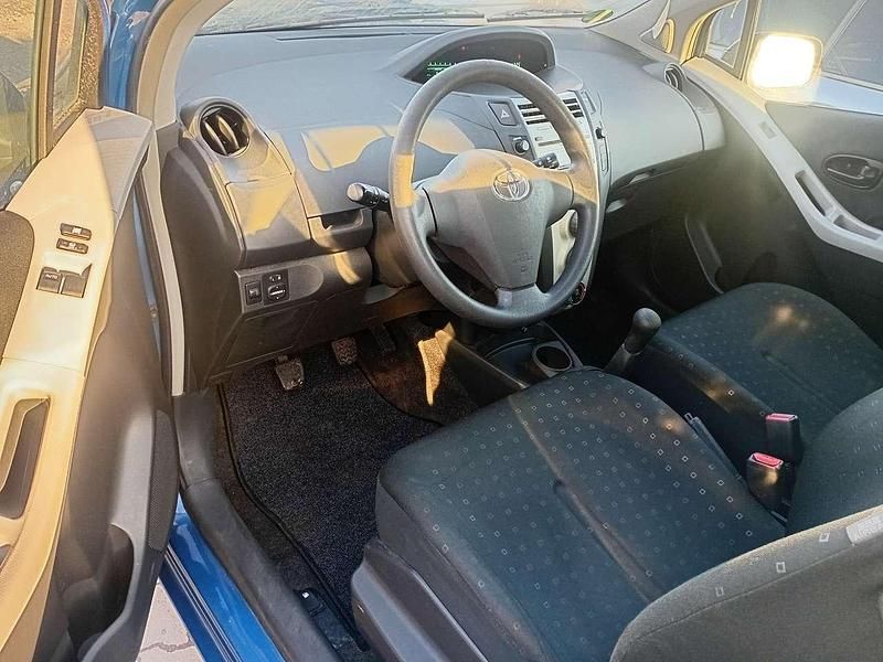 Gebraucht Toyota Yaris 87 PS (63 kW) 2006 Super red 5 Kleinwagen