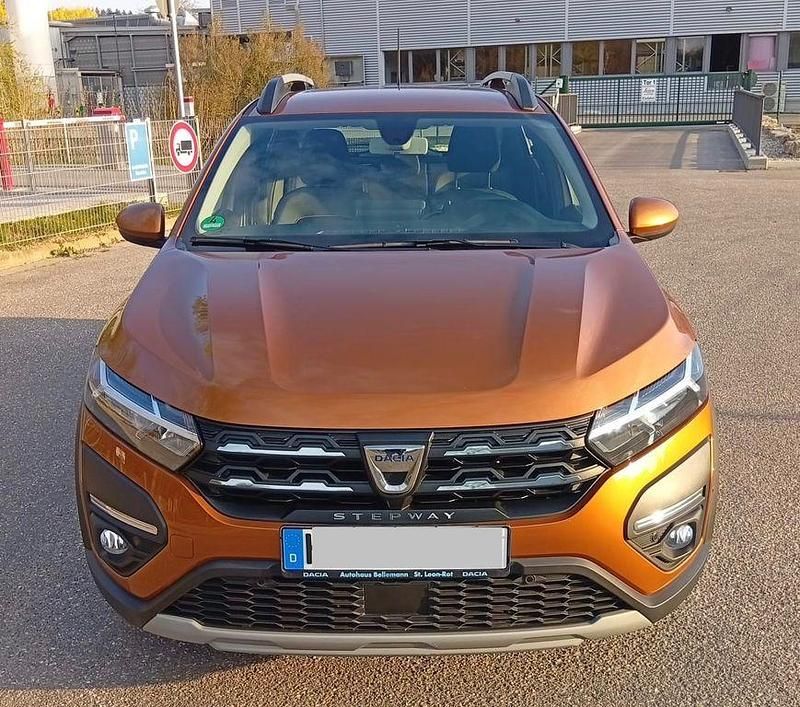 Gebraucht Dacia Sandero Comfort 101 PS (74 kW) 2022 Orange Limousine
