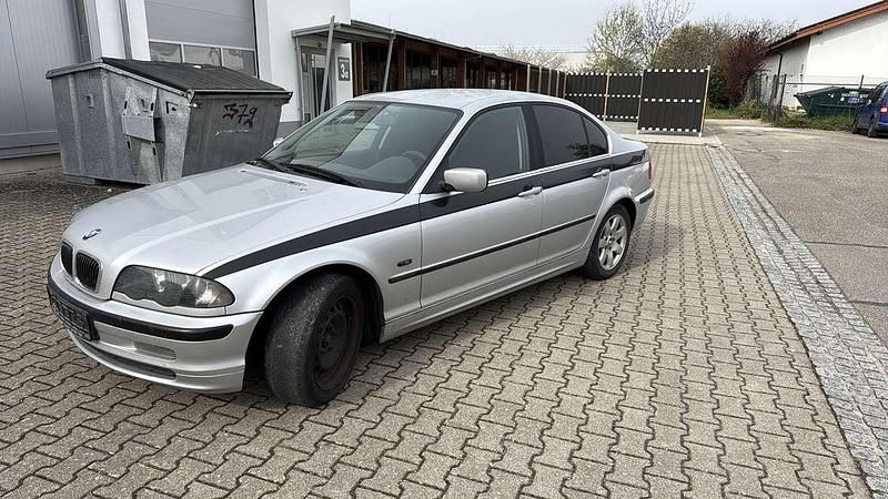 Gebraucht BMW 320 150 PS (110 kW) 2000 Silber Limousine