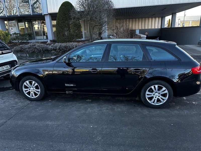Gebraucht Audi A4 Attraction 120 PS (88 kW) 2012 Schwarz Kombi