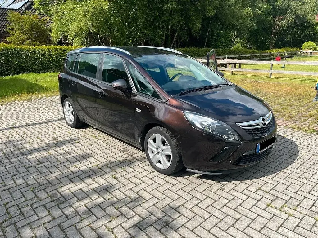 Gebraucht Opel Zafira Tourer Edition 120 PS (88 kW) 2012 Braun Van / Kleinbus