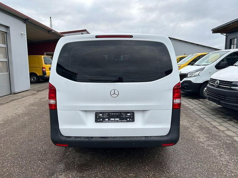 Gebraucht Mercedes Vito 114 PS (83 kW) 2017 Weiß Van