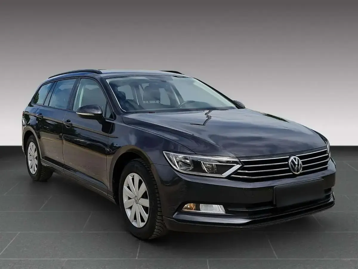 Gebraucht VW Passat Trendline 150 PS (110 kW) 2018 Mangangrau metallic Kombi