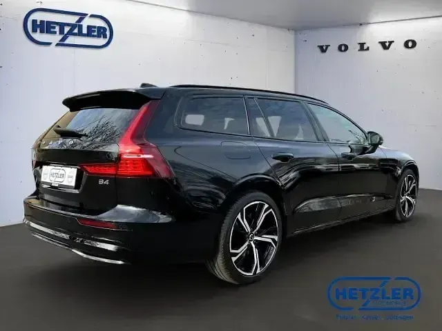 Używany Volvo V60 Plus 197 KM (144 kW) 2025 Czarny Kombi