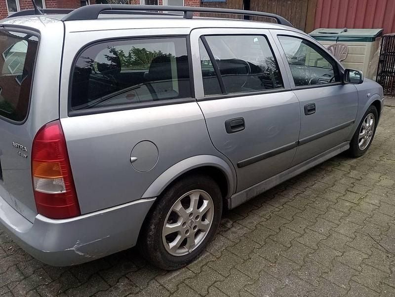 Gebraucht Opel Astra 125 PS (91 kW) 2001 Silber Limousine