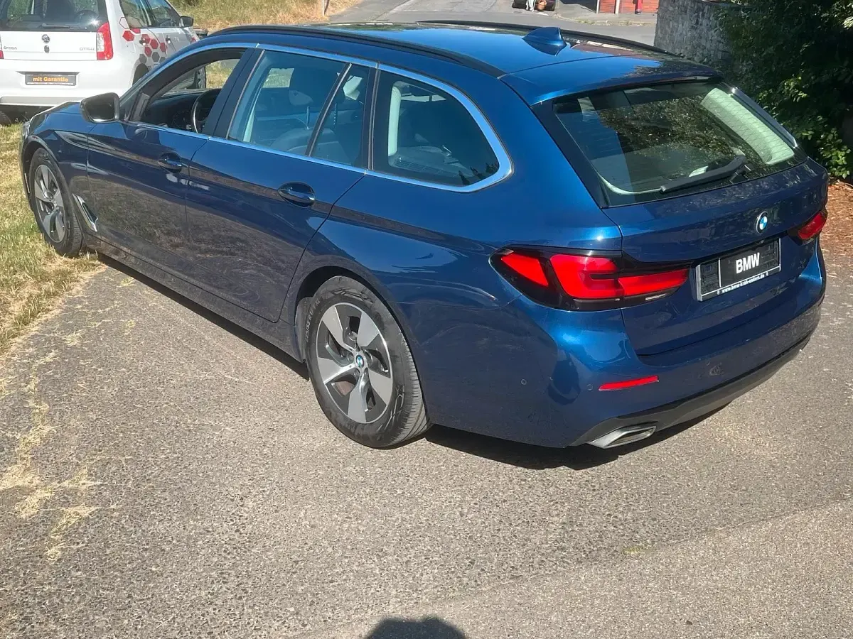 Gebraucht BMW 520 Sport Line 190 PS (139 kW) 2021 Blau Limousine