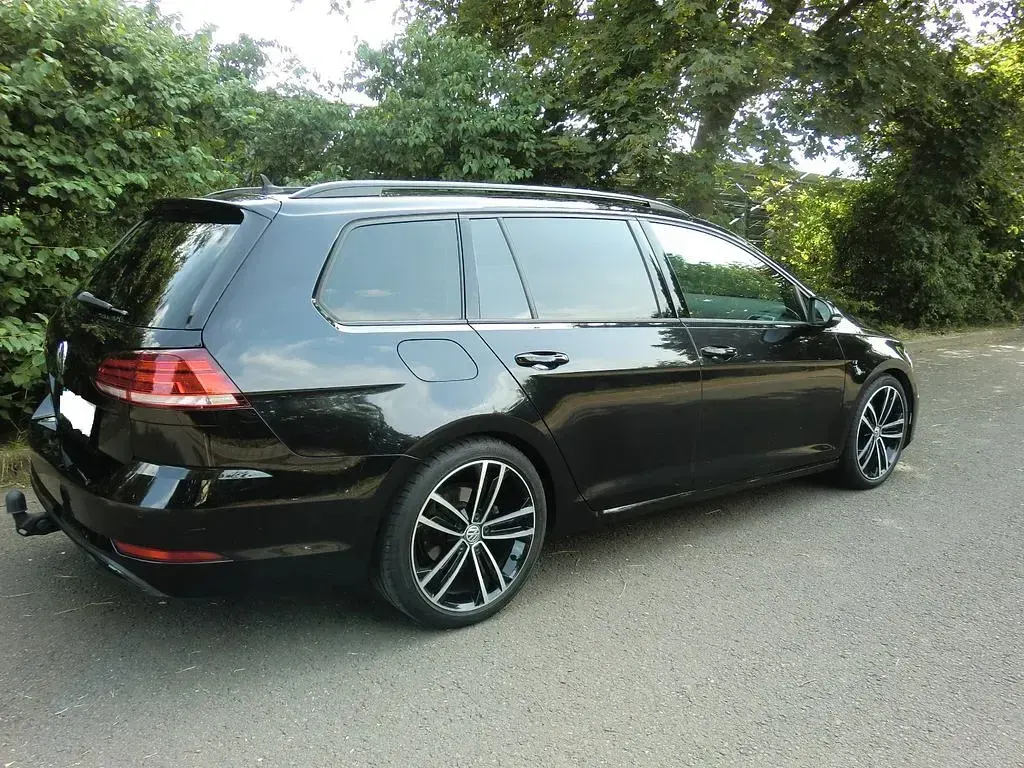 Gebraucht VW Golf VII Join 150 PS (110 kW) 2018 Schwarz Kombi