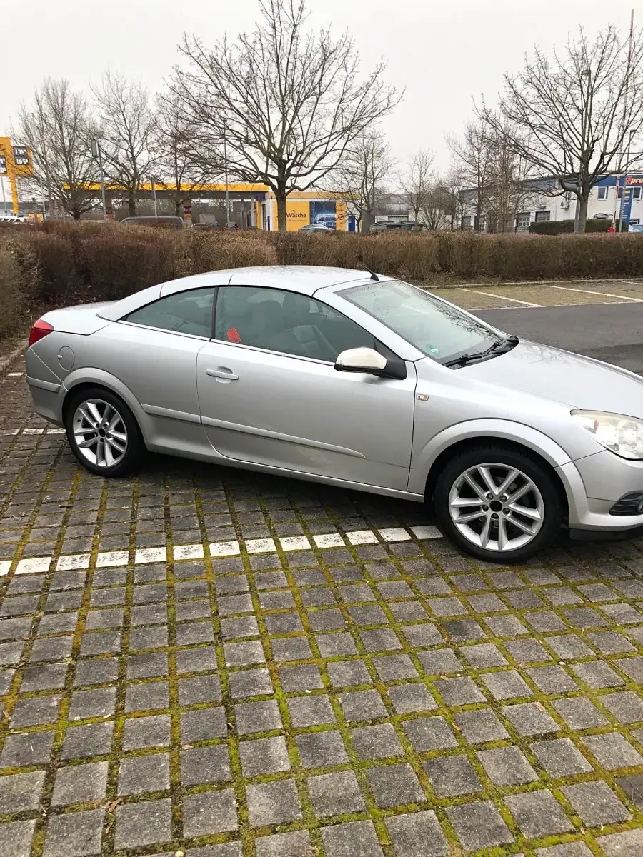 Gebraucht Opel Astra 136 PS (100 kW) 2008 Silber Cabrio