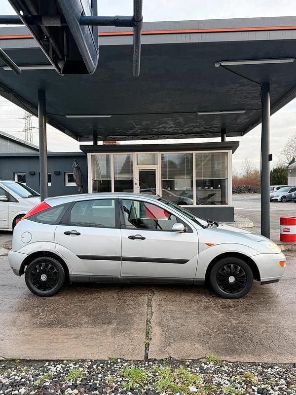 Second-hand Ford Focus 101 CP (74 kW) 2001 Gri Hatchback