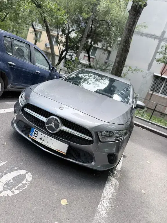 Gebraucht Mercedes A160 Business 95 PS (69 kW) 2020 Grau Kleinwagen