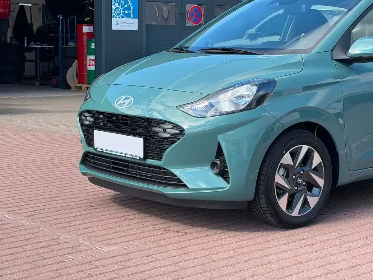 Neu Hyundai i10 Trend 63 PS (46 kW) 2025 Mangrove green Kleinwagen