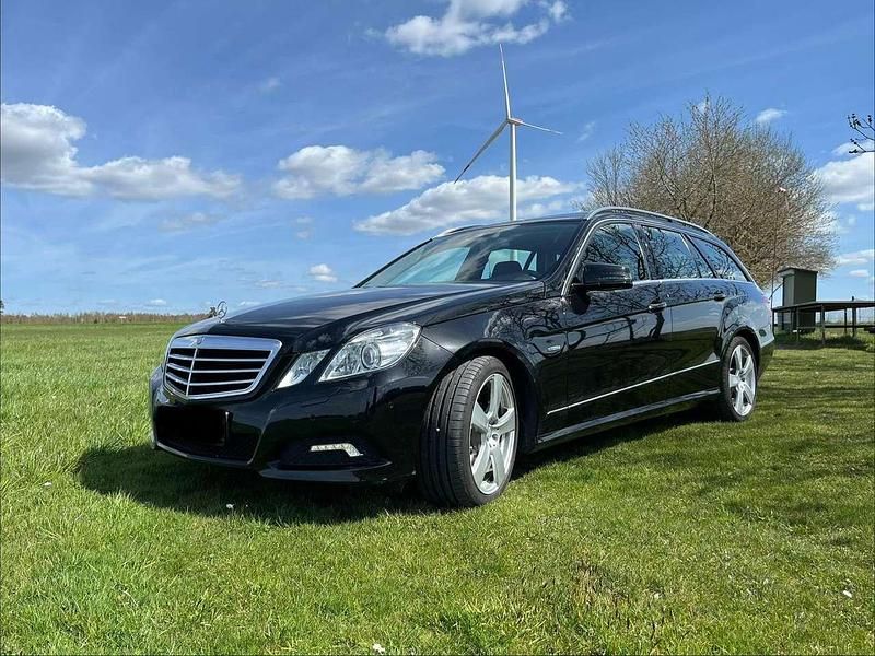 Gebraucht Mercedes E350 Avantgarde 292 PS (214 kW) 2011 Schwarz Kombi