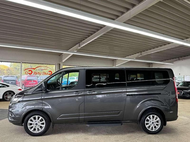 Gebraucht Ford Tourneo 150 PS (110 kW) 2022 Magnetic Van / Kleinbus