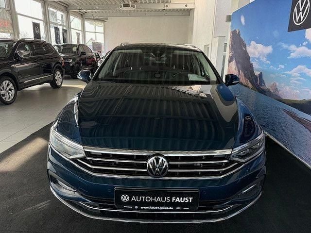 Gebraucht VW Passat Elegance 200 PS (147 kW) 2022 Blau metallic Kombi