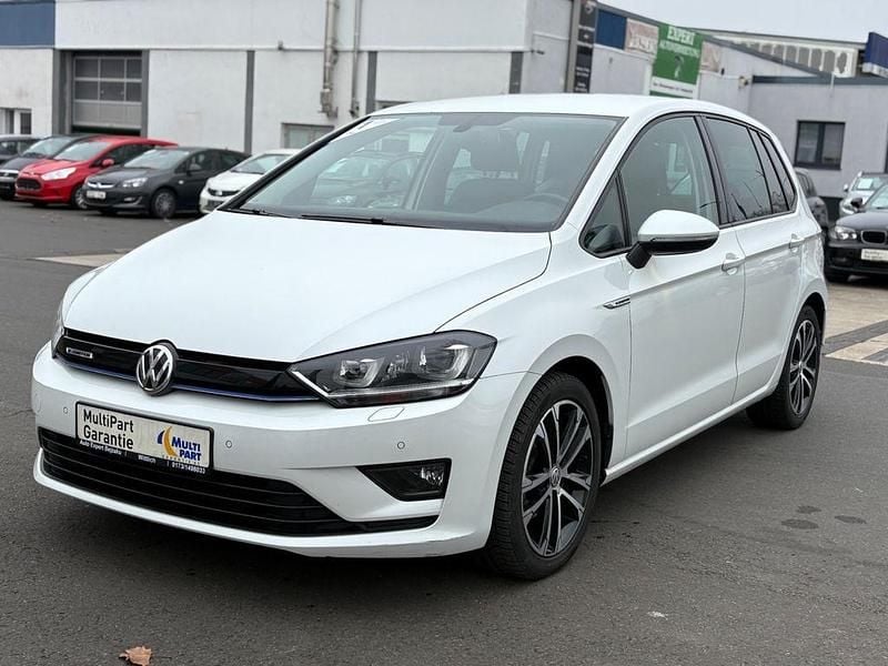 Weiß Gebraucht 2015 VW Golf Sportsvan Van / Kleinbus | 8.900 € (Fairer Preis) - Bild 1/4