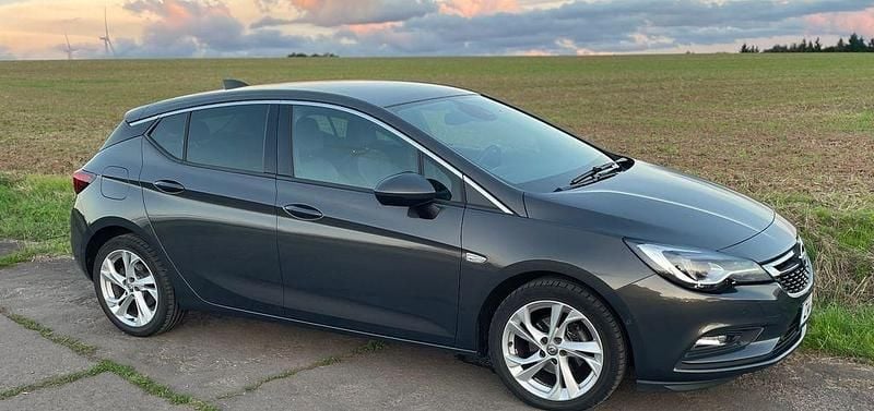 Gebraucht Opel Astra Innovation 150 PS (110 kW) 2016 Grau Limousine