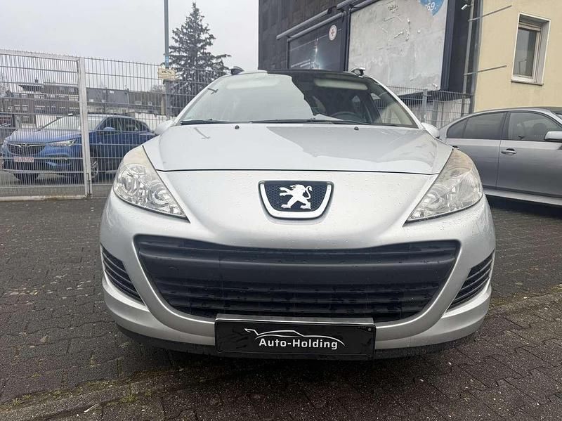 Gebraucht Peugeot 207 Tendance 95 PS (69 kW) 2010 Silber Kombi