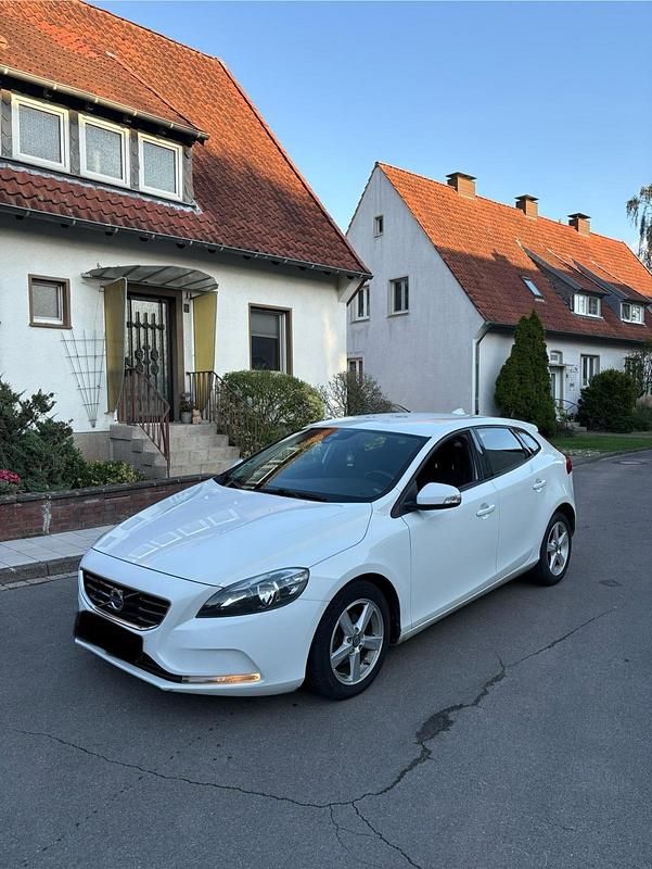 Weiß Gebraucht 2013 Volvo V40 Kombi | 4.650 € (Superpreis) - Bild 1/4