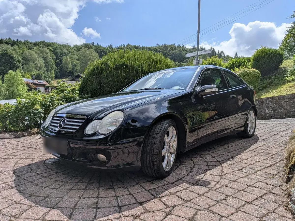 Gebraucht Mercedes C180 143 PS (105 kW) 2003 Schwarz Coupé