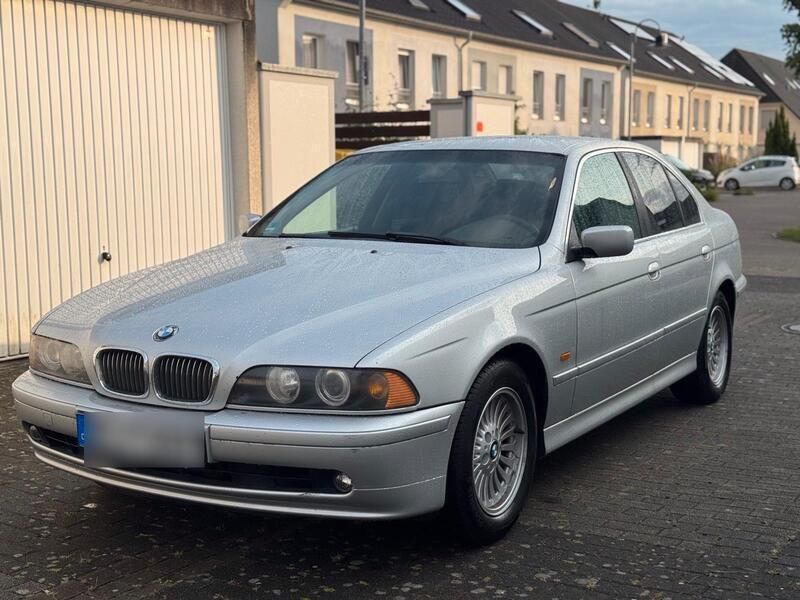 Silber Gebraucht 2003 BMW 525 Limousine | 3.499 € (Fairer Preis) - Bild 1/4