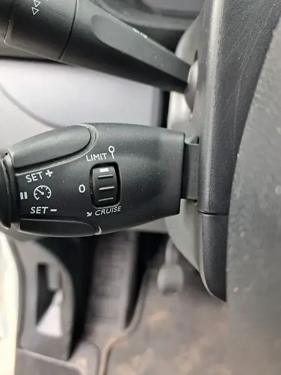 Gebraucht Peugeot Expert Premium 150 PS (110 kW) 2018 Weiß Van