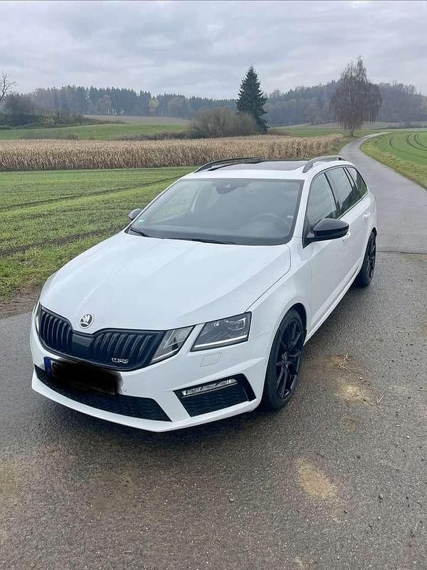 Weiß Gebraucht 2018 Skoda Octavia RS Kombi | 18.300 € (Superpreis) - Bild 1/4