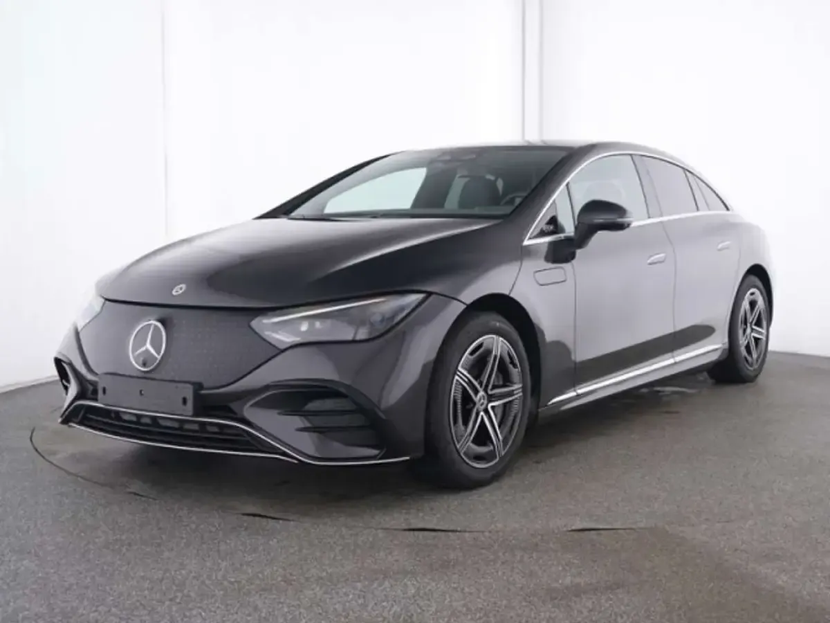 Gebraucht Mercedes EQE300 AMG 180 kW (245 PS) 2025 Lack graphitgrau Limousine