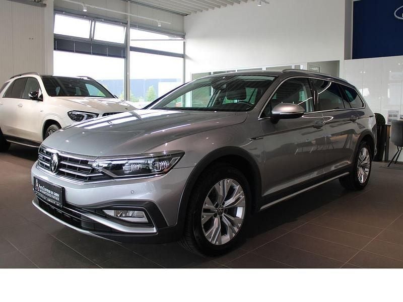 Silber Gebraucht 2022 VW Passat Alltrack Kombi | 26.290 € (Guter Preis) - Bild 1/4
