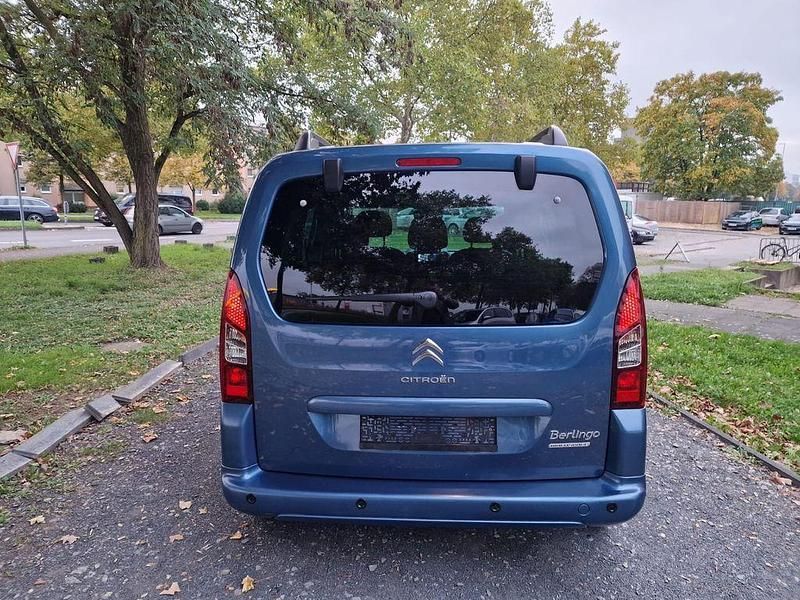 Gebraucht Citroën Berlingo Shine 99 PS (72 kW) 2017 Blau Van / Kleinbus