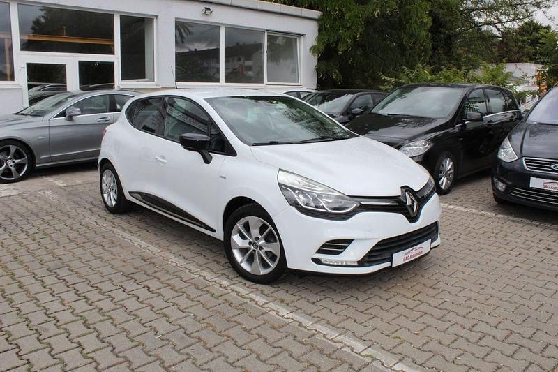 Weiß Gebraucht 2017 Renault Clio IV LIMITED Limousine | 8.199 € (Guter Preis) - Bild 1/4