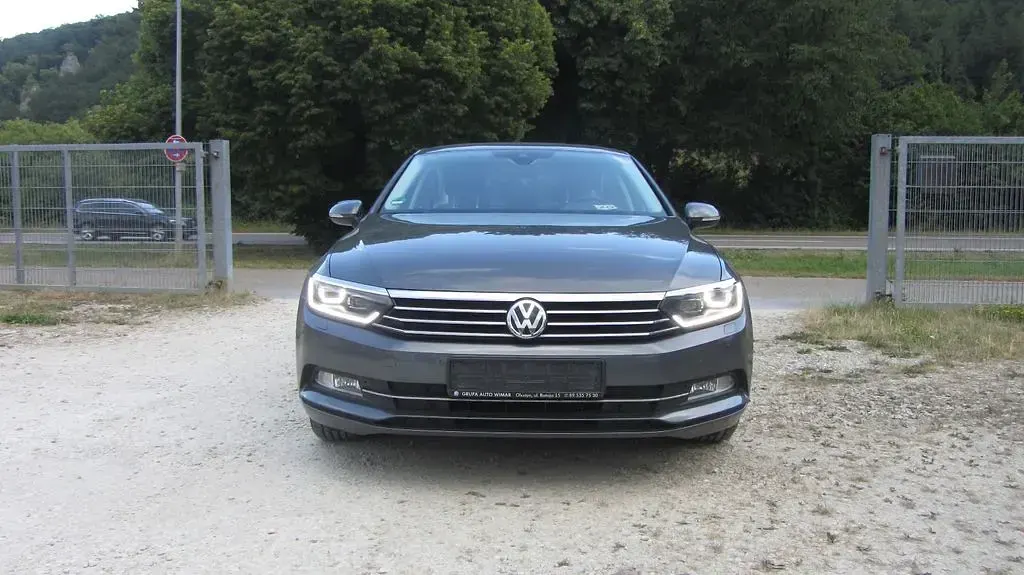 Gebraucht VW Passat Comfortline 150 PS (110 kW) 2017 Grau Limousine