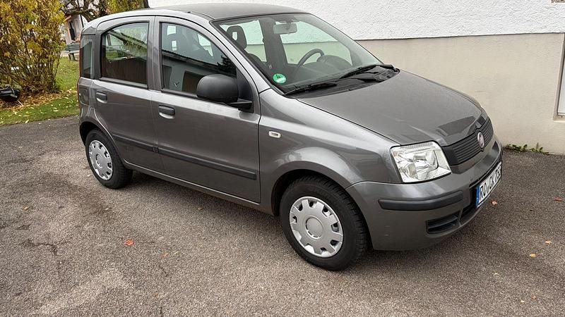 Grau Gebraucht 2012 Fiat Panda Kleinwagen | 3.600 € - Bild 1/4