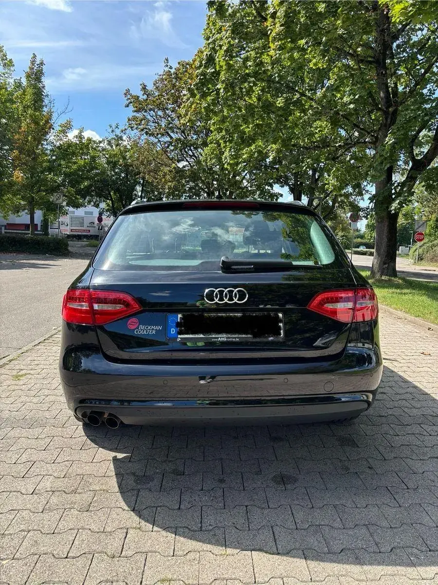 Gebraucht Audi A4 Ambiente 143 PS (105 kW) 2012 Schwarz Kombi