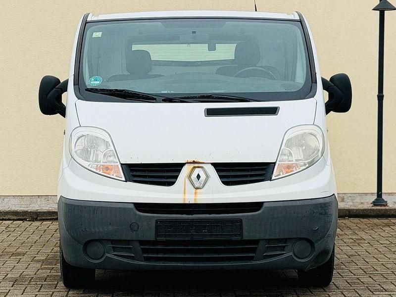 Gebraucht Renault Trafic 114 PS (83 kW) 2010 Weiß Van / Kleinbus