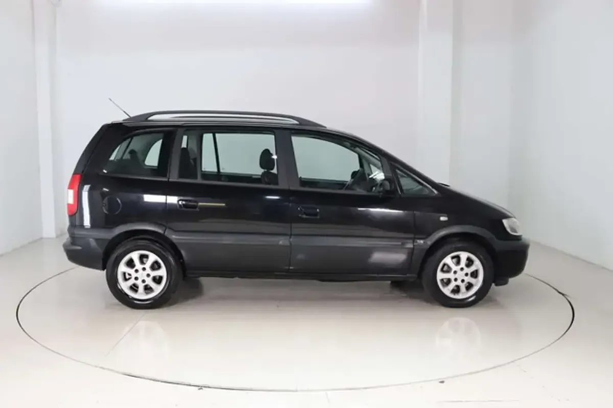 Gebraucht Opel Zafira 125 PS (91 kW) 2003 Schwarz Van / Kleinbus