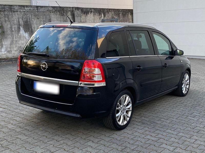 Gebraucht Opel Zafira 150 PS (110 kW) 2010 Schwarz Van / Kleinbus
