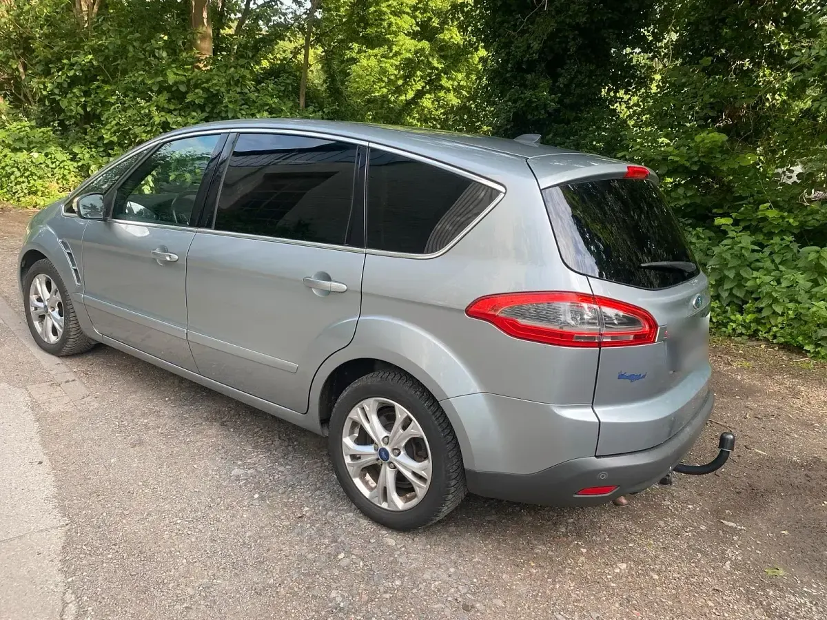 Gebraucht Ford S-MAX Titanium 145 PS (106 kW) 2011 Grau Van / Kleinbus