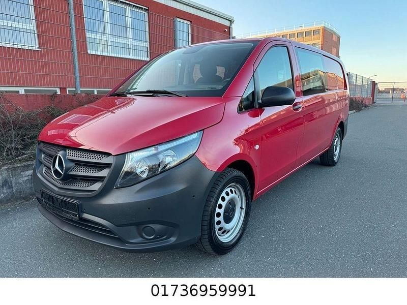 Gebraucht Mercedes Vito 163 PS (119 kW) 2023 Rot Van