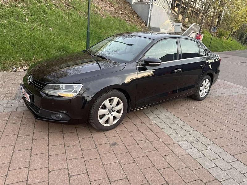 Gebraucht VW Jetta Highline 160 PS (117 kW) 2011 Deep black perleffekt Limousine