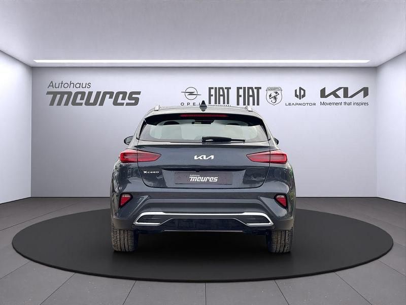 Neu Kia XCeed Vision 150 PS (110 kW) 2026 Grau SUV