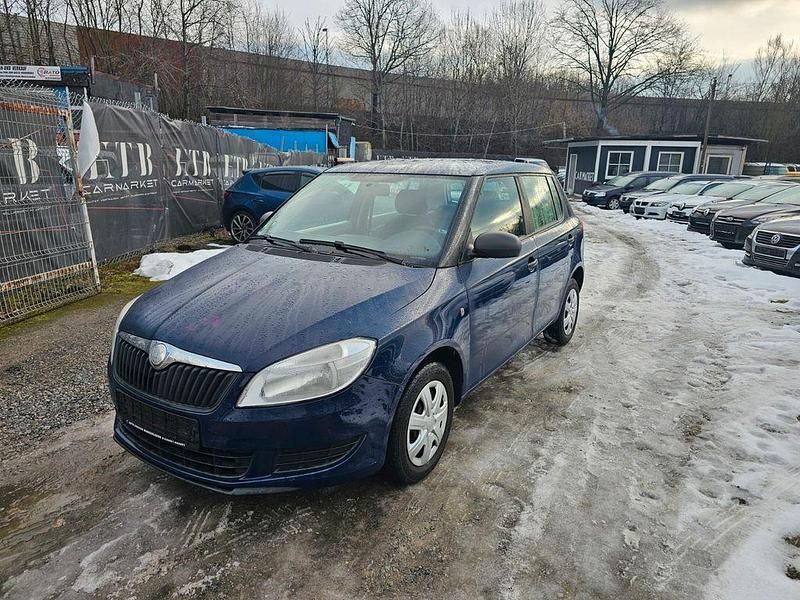Gebraucht Skoda Fabia Classic 69 PS (50 kW) 2012 Blau Limousine