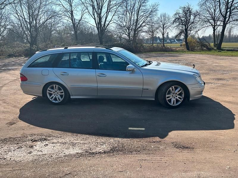 Gebraucht Mercedes E280 190 PS (139 kW) 2007 Silber Kombi